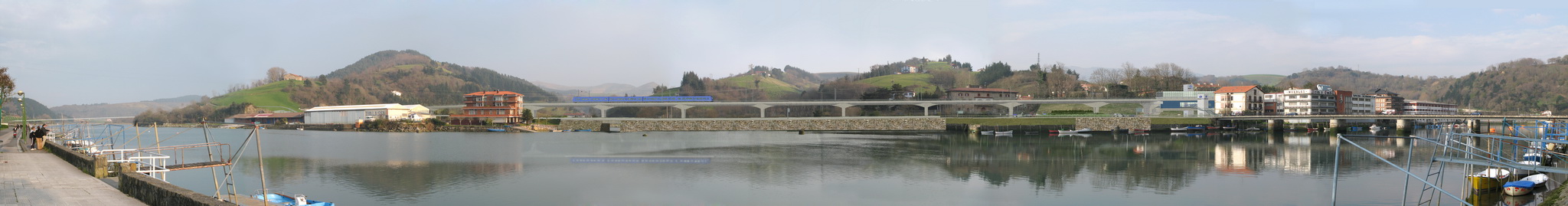 VARIANTE Y ESTACION DE TREN DE ORIO_Imagen desde Paseo de Ibaiondo_con tren